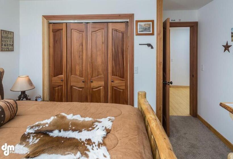 Номер Стандарт, Alaska Knotty Pine B&b