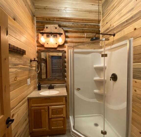 Номер Стандарт, Alaska Knotty Pine B&b