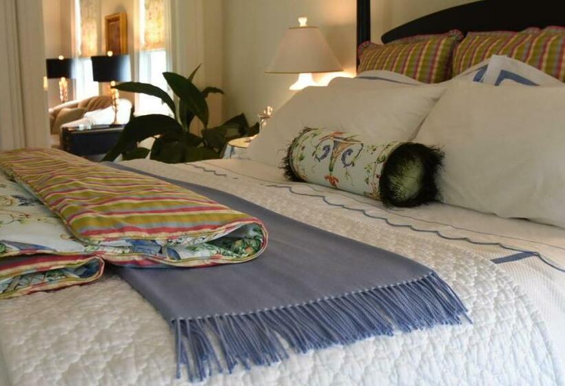スーペリアースイート, 34 State Historic Luxury Suites Skaneateles