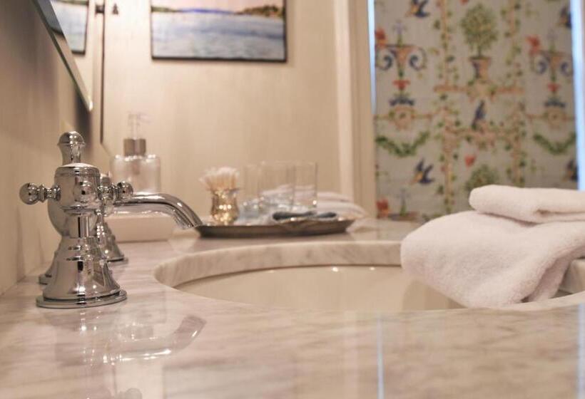 スーペリアースイート, 34 State Historic Luxury Suites Skaneateles