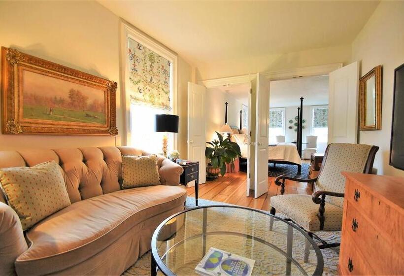 スーペリアースイート, 34 State Historic Luxury Suites Skaneateles