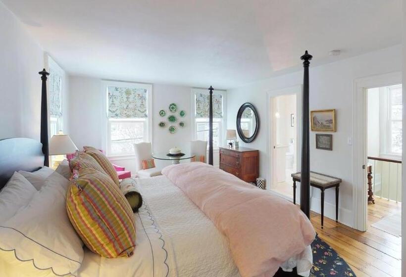 高级套房, 34 State Historic Luxury Suites Skaneateles