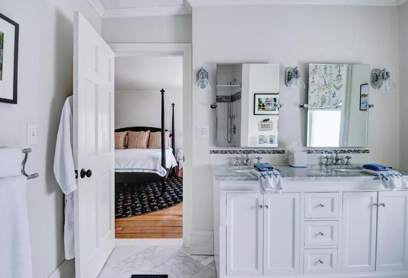スーペリアースイート, 34 State Historic Luxury Suites Skaneateles
