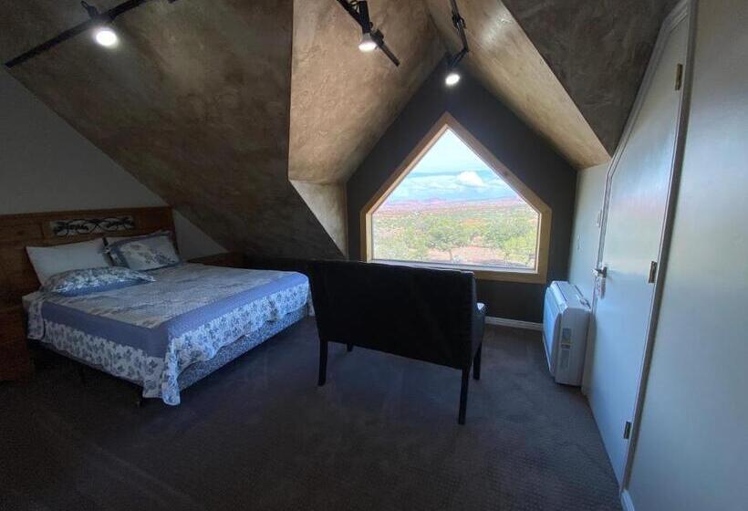 Люкс Повышенной Комфортности, Skyridge Inn