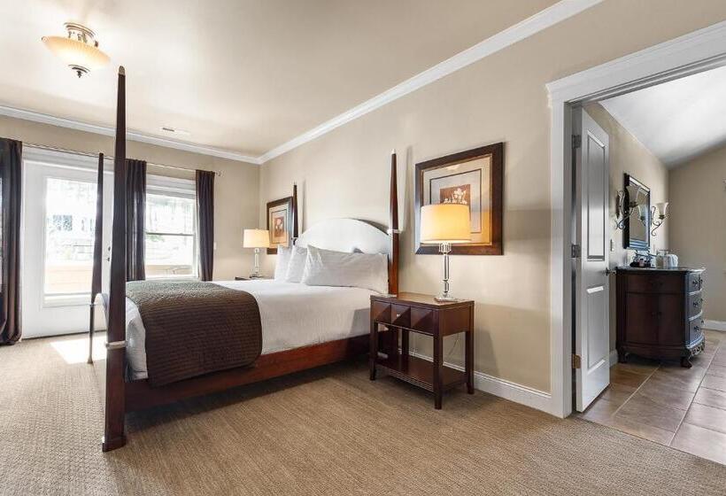 Люкс с Балконом, Summer Creek Inn
