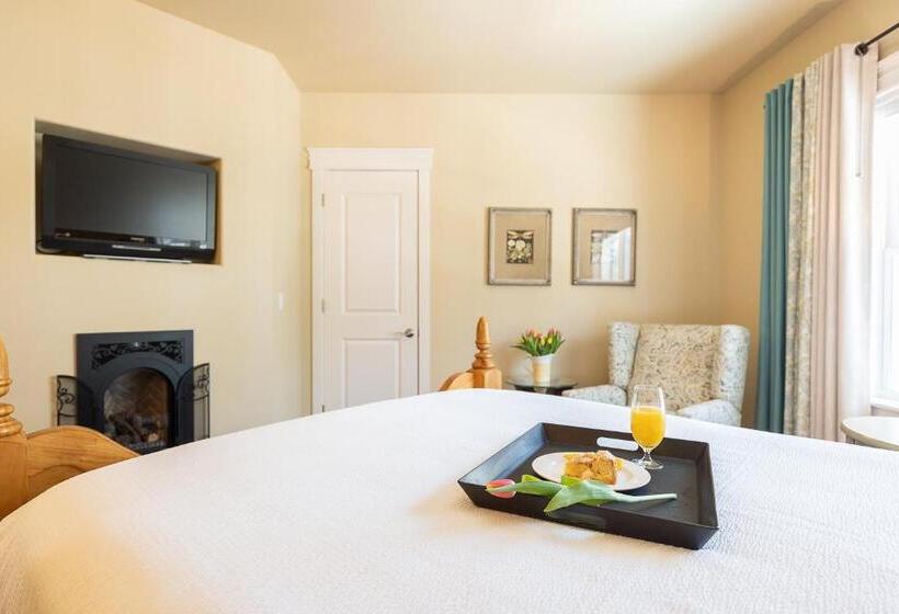 Люкс, Summer Creek Inn