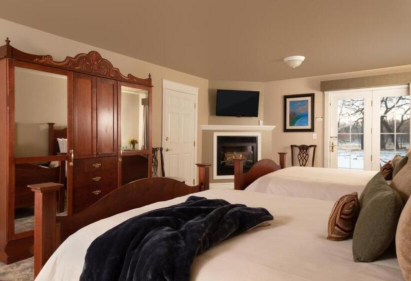 Номер Deluxe, The Oakwood Inn