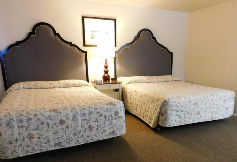 Quarto Familiar Deluxe, Capri Motel