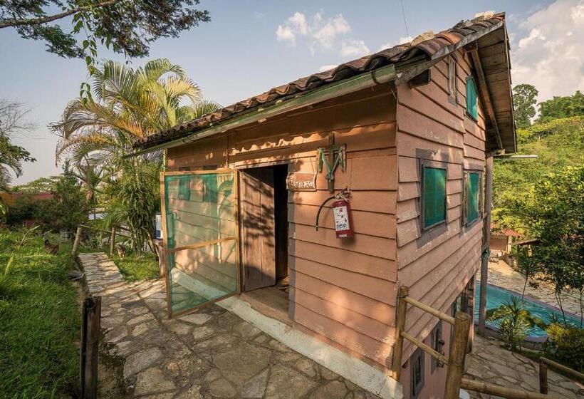 プールビュースタンダードルーム, Cabañas Los Achicuales