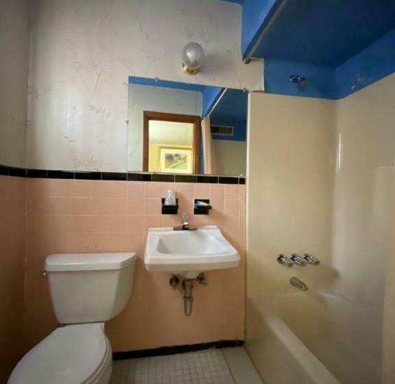 Номер Стандарт 2 Двуспальные Кровати, Budget Inn