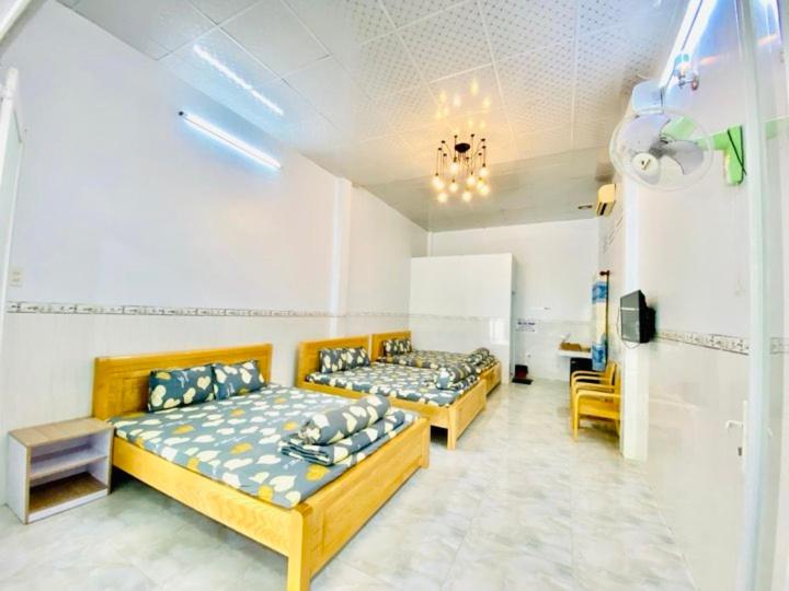 اتاق خانوادگی, Nhà Nghỉ Lê được