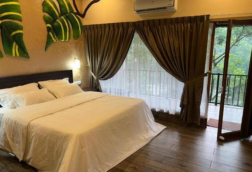 4인용 스탠다드 룸, Falcon Riverview Resorts