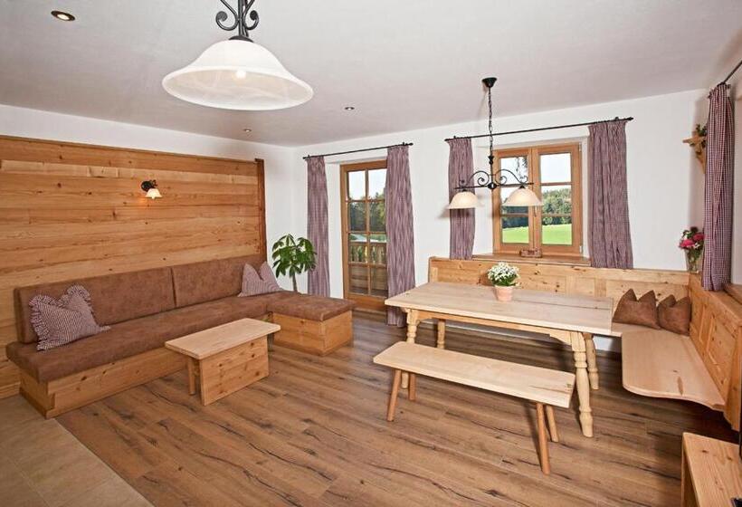 Апартаменты 2 Спальни с Балконом, Thaurerhof Urlaub Auf Dem Bauernhof