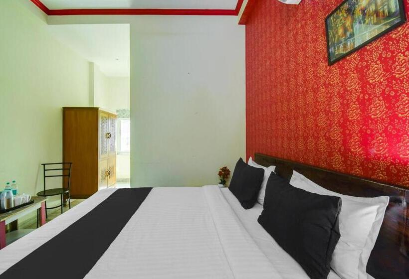 Трехместный Номер Классика, Oyo Hotel Amer