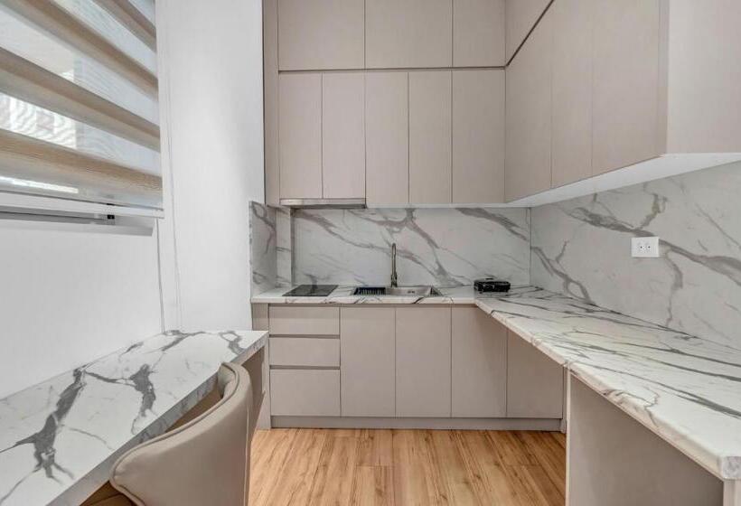 اتاق لوکس, Apartment Ad Berat