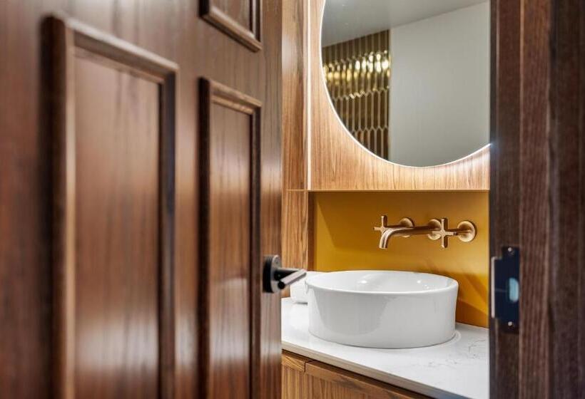 Полулюкс, Hôtel Maurice