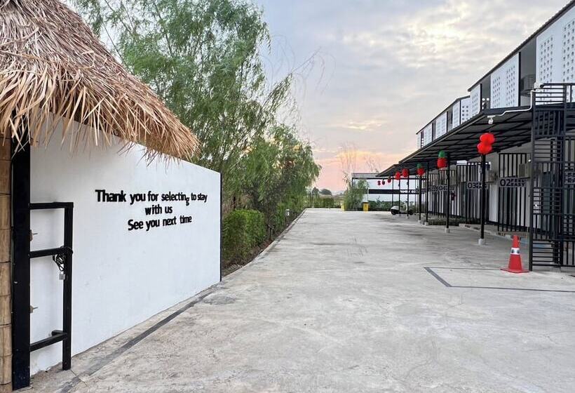 标准间带游泳池, Penguin Villa Resort & Bistro