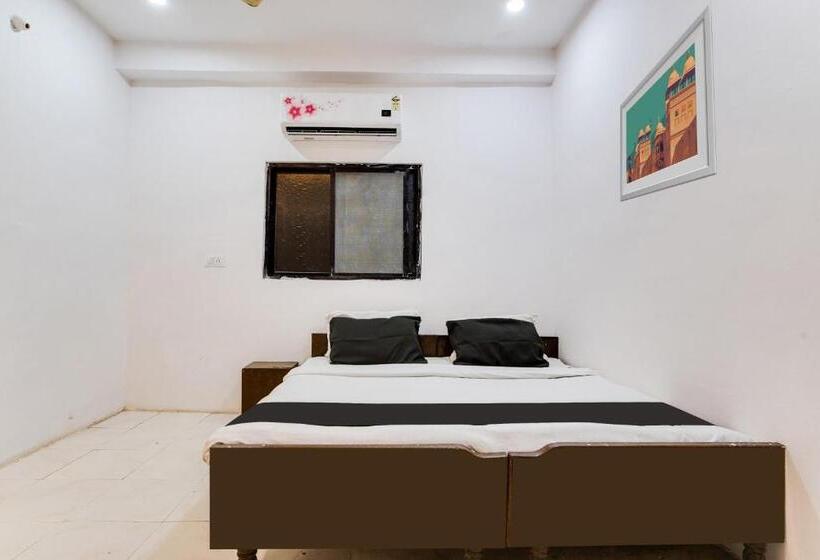 اتاق کلاسیک سه تخته, Oyo Hotel Silver Plaza