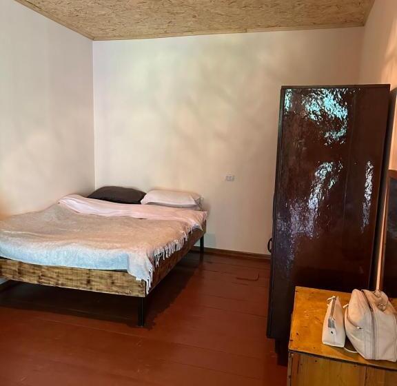 اتاق استاندارد یک تخته با بالکن, Tamazi Guest House