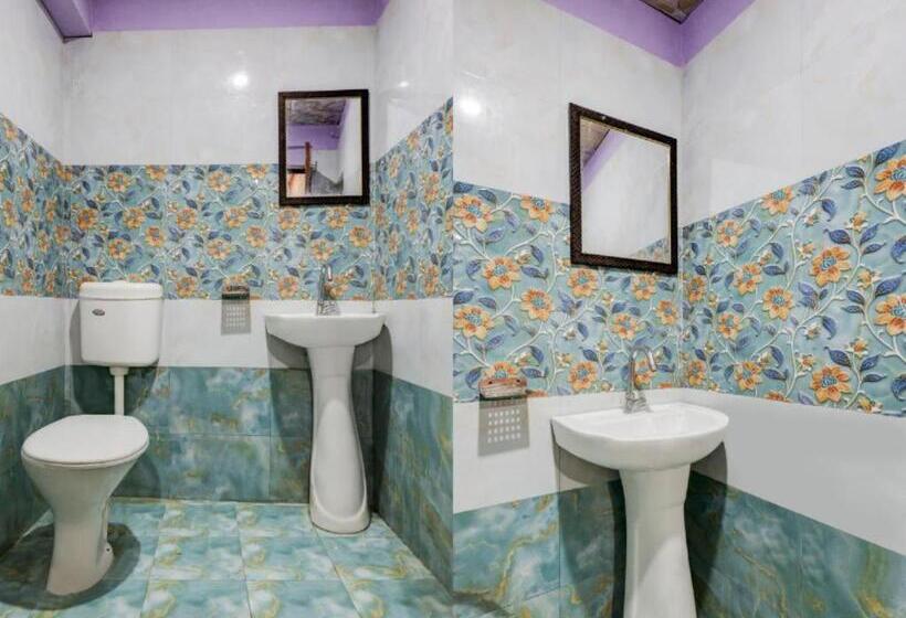 Четырехместный Номер Deluxe, Grg Hotel Vinayak Nainital Near Naini Lake With Mountain View   Mall Road