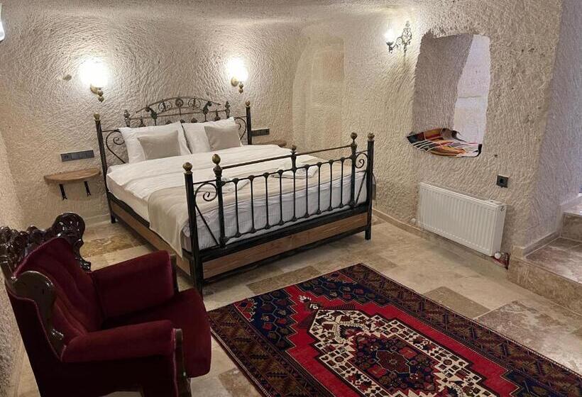 Номер Superior, Library Cave House