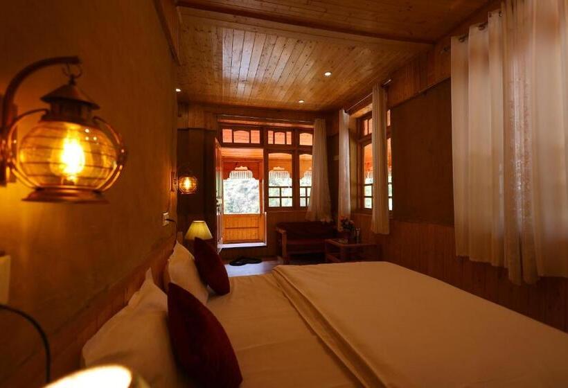 스위트 킹사이즈 침대, Tirthan Village Resort   Tirthan Valley