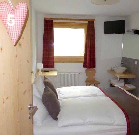 Quarto Estandar Banheiro Compartilhado, Roseg Gletscher