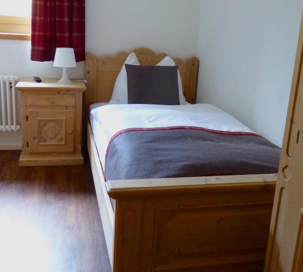 Quarto Estandar Individual, Roseg Gletscher