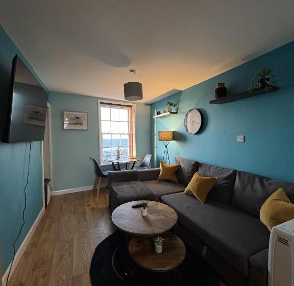 Дом 1 Спальня, Fort Cresent Sea View Apartment