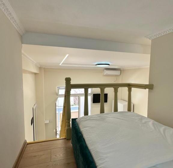 스탠다드 트리플 발코니 룸, Troy Aparthotel Durres