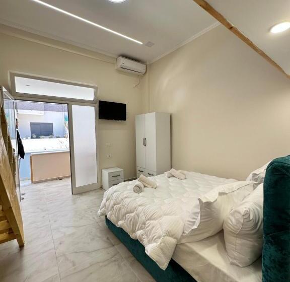 스탠다드 트리플 발코니 룸, Troy Aparthotel Durres