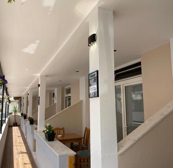 4인용 스탠다드 룸, Troy Aparthotel Durres