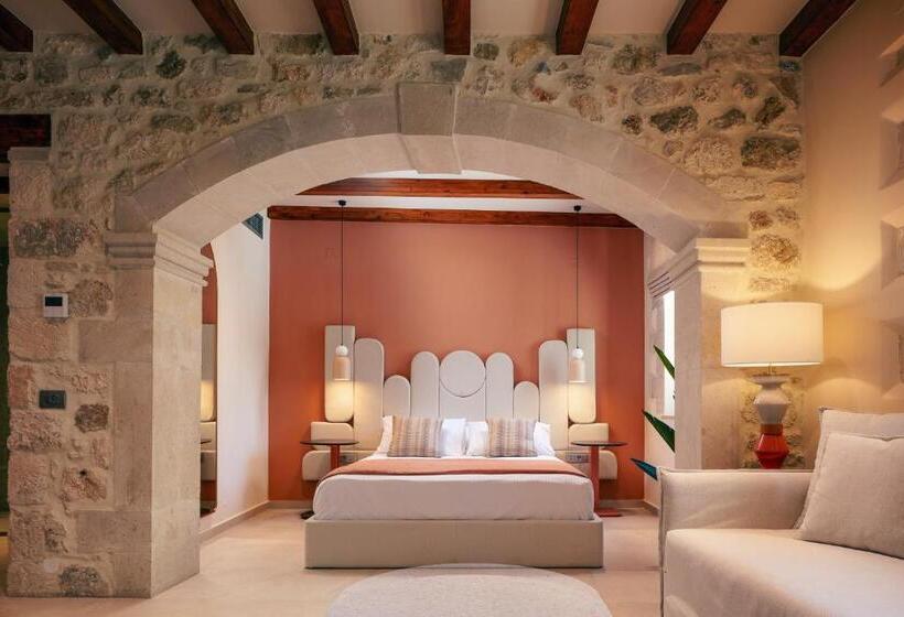 Полулюкс, La Montre Luxury Boutique Suites