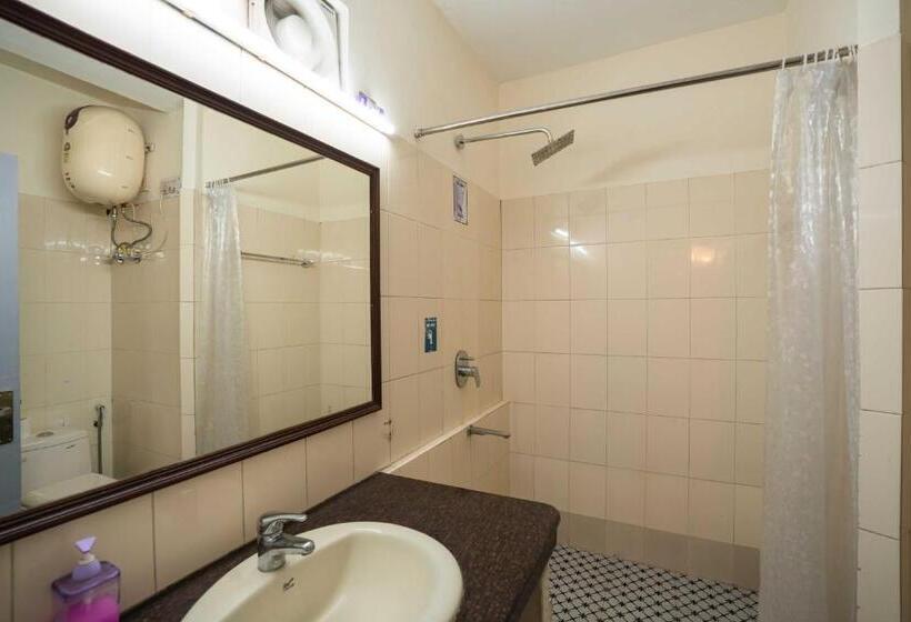 Кровать в Общей Комнате, Zostel Delhi