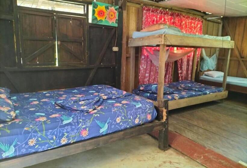 Семейный Номер Deluxe, Wira Hostal