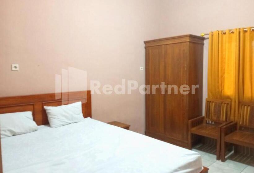 Номер Стандарт, Isa Homestay Kudus Mitra Reddoorz