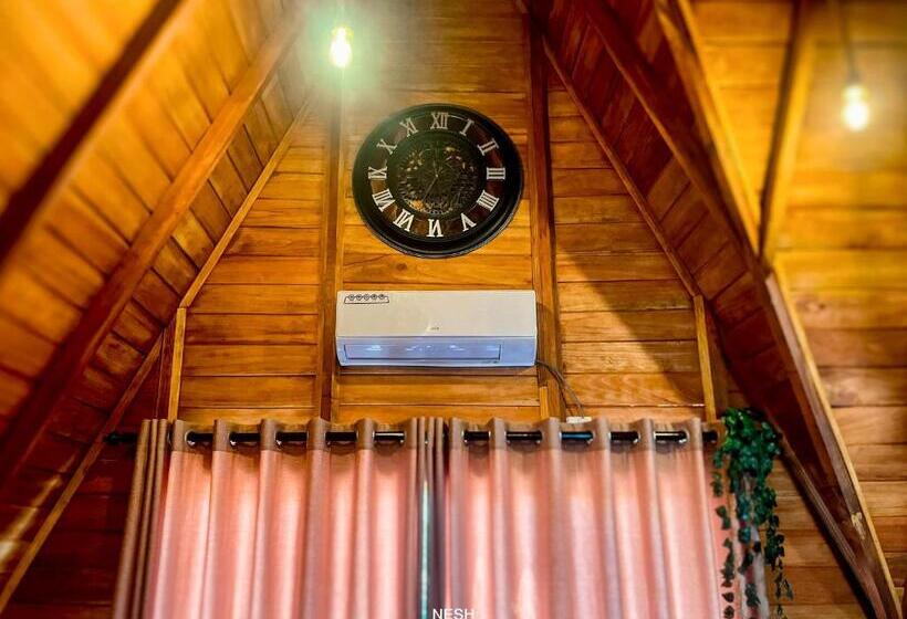 Трехместный Номер Стандарт Вид на Бассейн, Tantor Resort Habarana