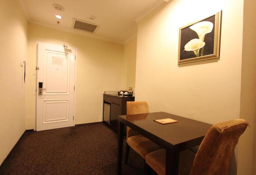 Полулюкс, Harmoni One Convention Hotel And Service Apartments