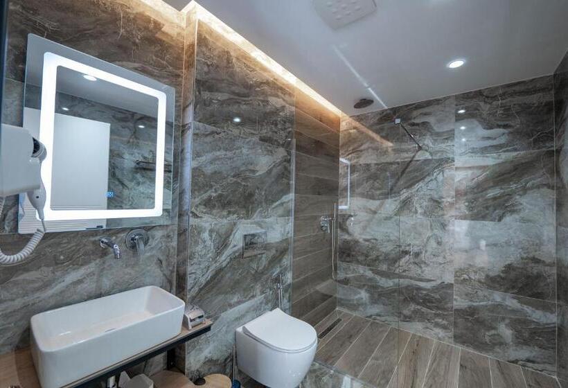 Quarto Triplo Superior, Aboja Inn