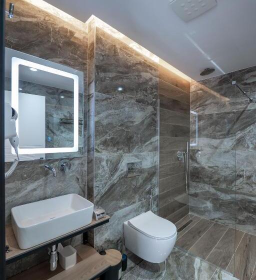 Quarto Triplo Superior, Aboja Inn