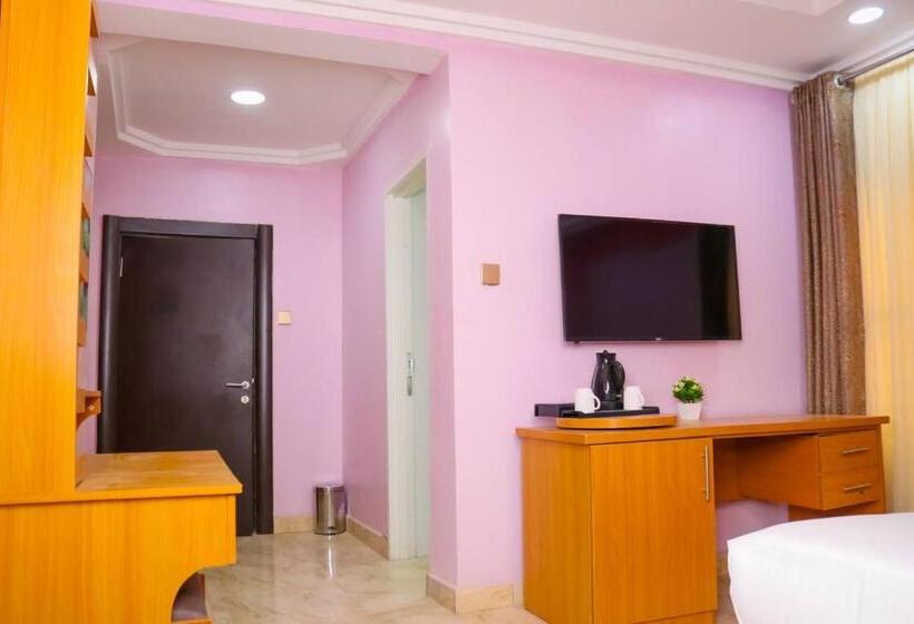 اتاق لوکس, Madaki S Executive Suites