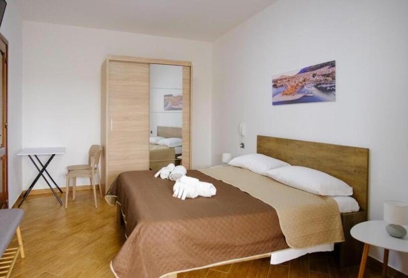 اتاق استاندارد سه نفره, Sofia Rooms