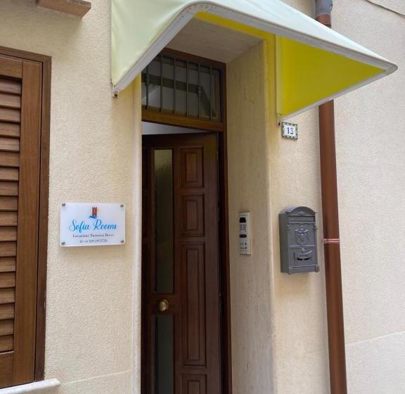 اتاق استاندارد سه نفره, Sofia Rooms