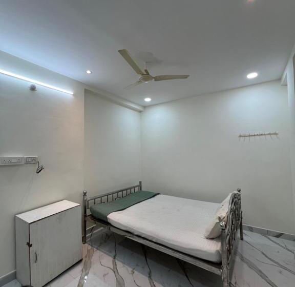 اتاق استاندارد, Sri Vishweshwara Lodging