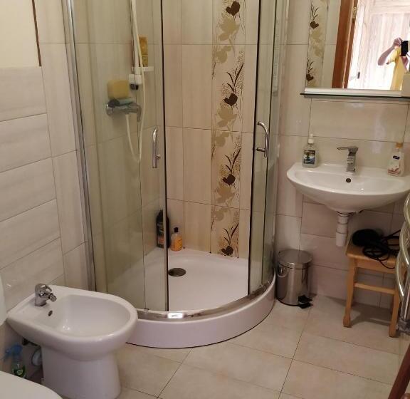 اتاق لوکس با تخت بزرگ, Smaidas Apartamenti