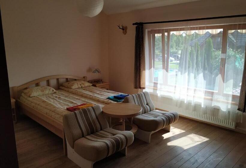 اتاق لوکس با تخت بزرگ, Smaidas Apartamenti