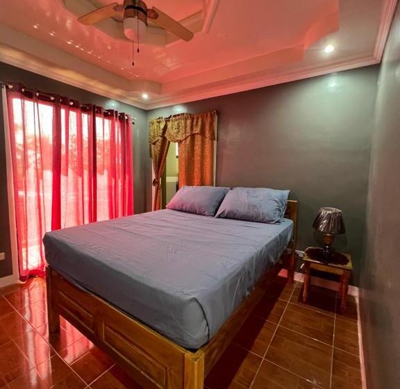 스탠다드 룸, Luxury Vacation House Oceanfront In Lila, Bohol