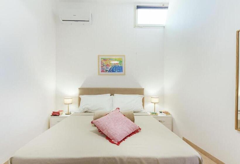 Apartamento 1 Dormitório com Terraço, Villalbe