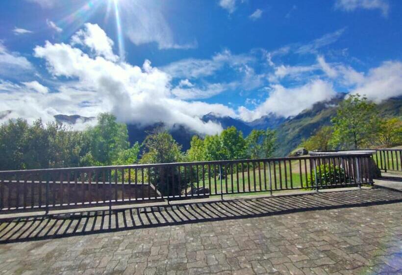 اتاق استاندارد چهار تخته, La Moraine