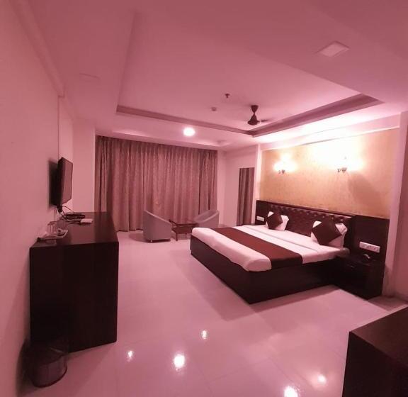 Номер Deluxe с Балконом, Shivam Residency